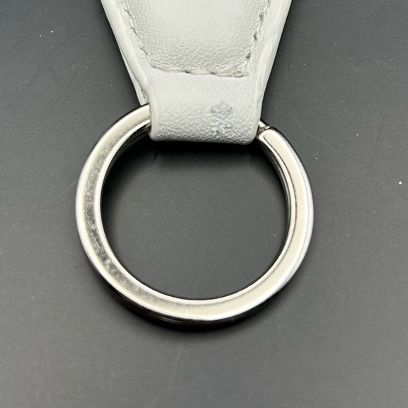 GB White Leather Metal Key Chain Key Ring Auto Car Great Britain Motors Autos - Picture 2 of 3